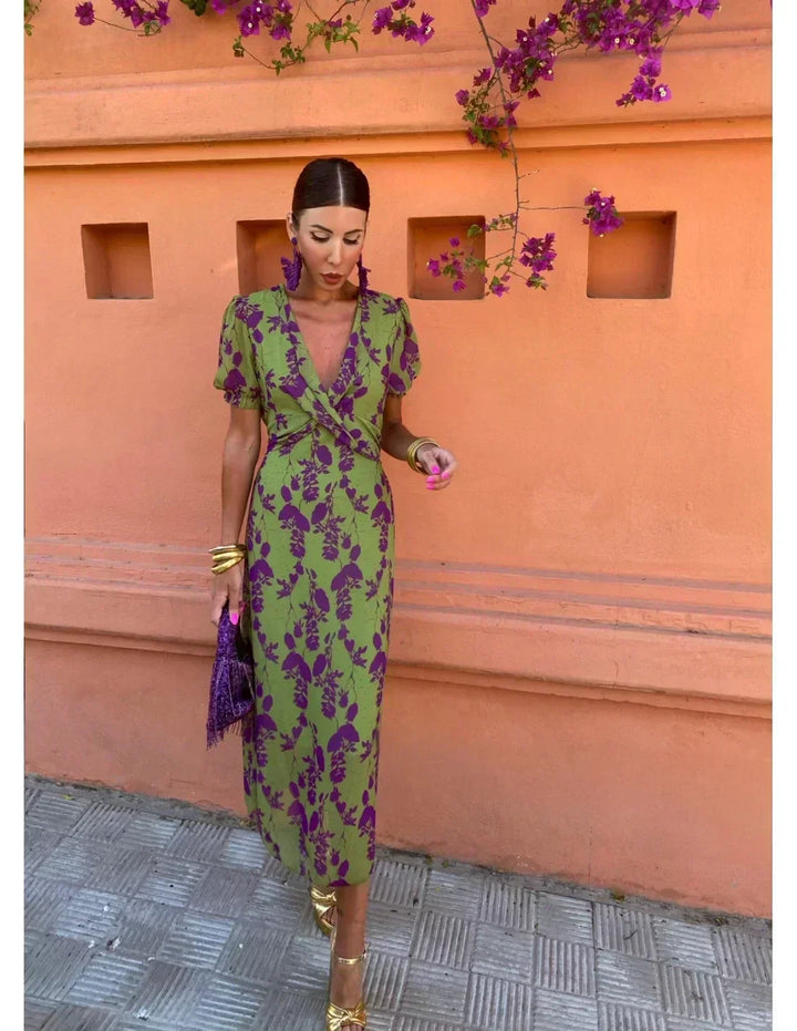 Lucinda - Bohemian V-Neck Floral Pleated Dress