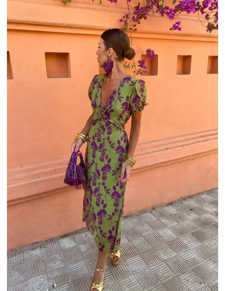 Lucinda - Bohemian V-Neck Floral Pleated Dress