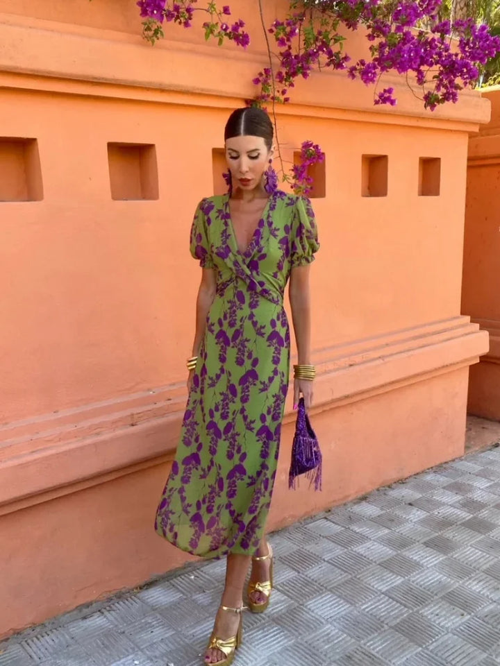 Lucinda - Bohemian V-Neck Floral Pleated Dress