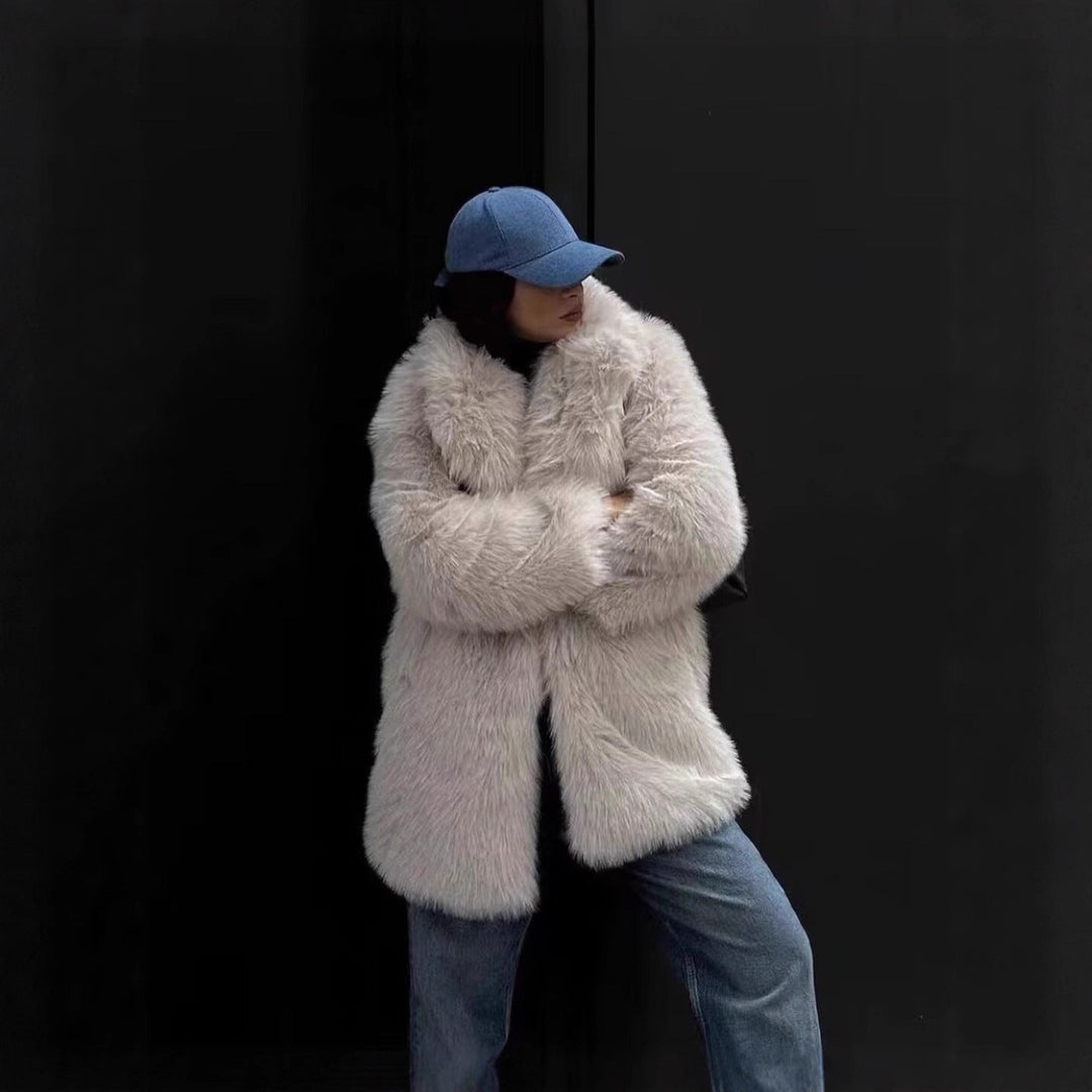 Cropped Women's Faux Fur Jacket | Relaxed Fit | Soft Pile Texture | Perfect for Evening and Winter Events