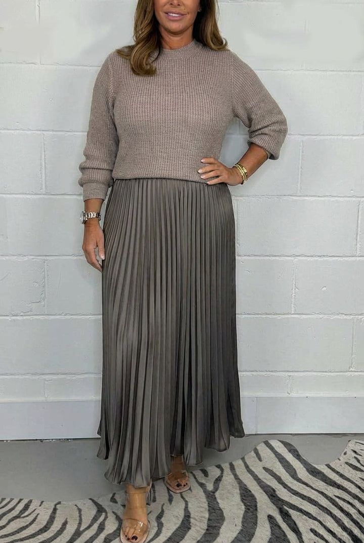 Esmé - Sweater Maxi Dress with Pleated Skirt