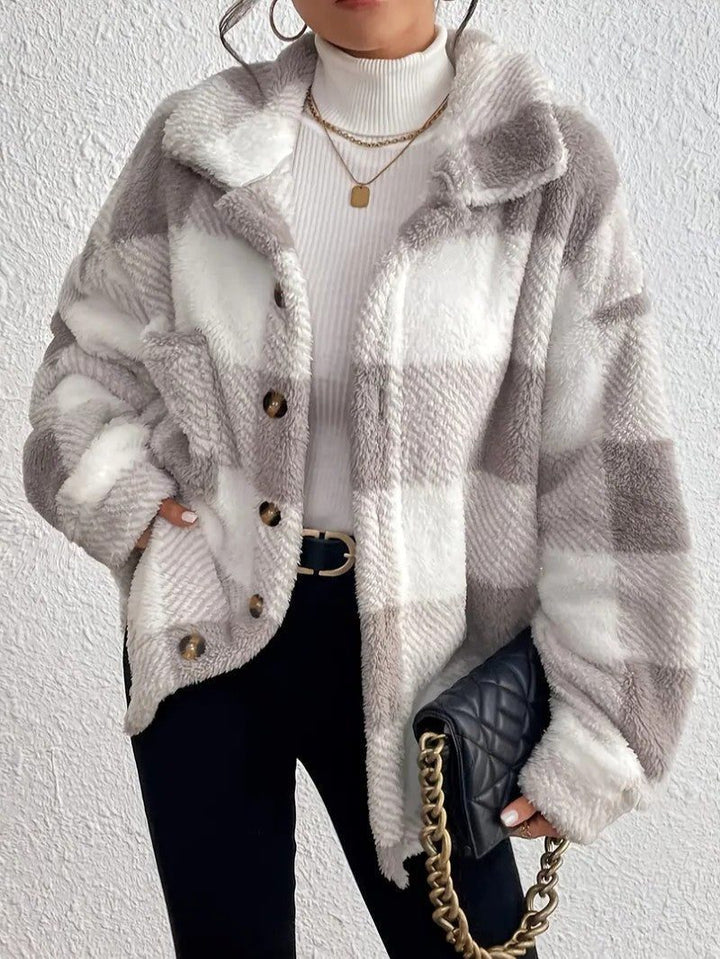 Bronwyn | Women's Oversized Fleece Jacket with Plaid Button-Up Design