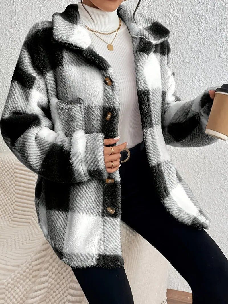 Bronwyn | Women's Oversized Fleece Jacket with Plaid Design