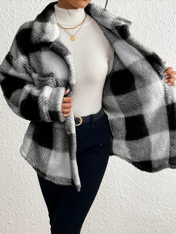 Bronwyn | Women's Oversized Fleece Jacket with Plaid Design
