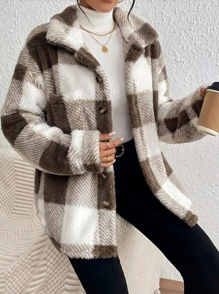 Bronwyn | Women's Oversized Fleece Jacket with Plaid Design