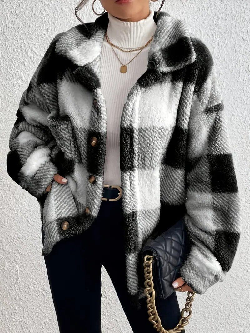 Bronwyn | Women's Oversized Fleece Jacket with Plaid Design