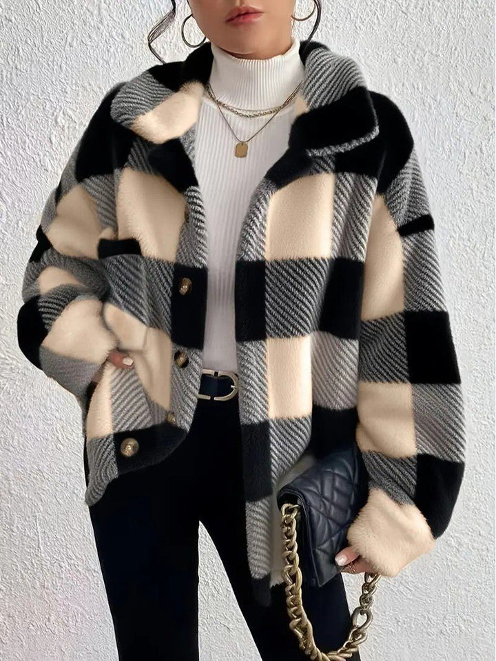 Bronwyn | Women's Oversized Fleece Jacket with Plaid Design